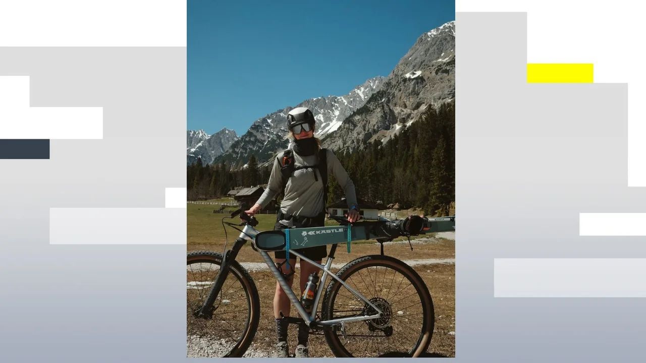 (7022)