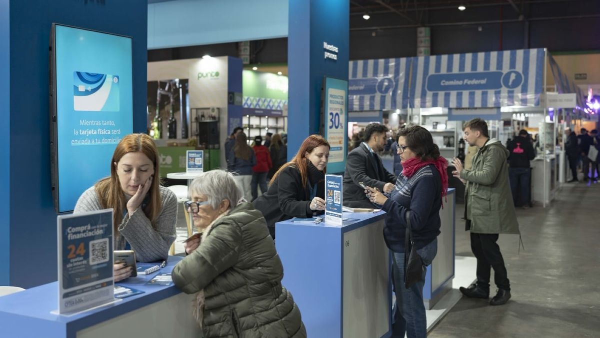 (2773)